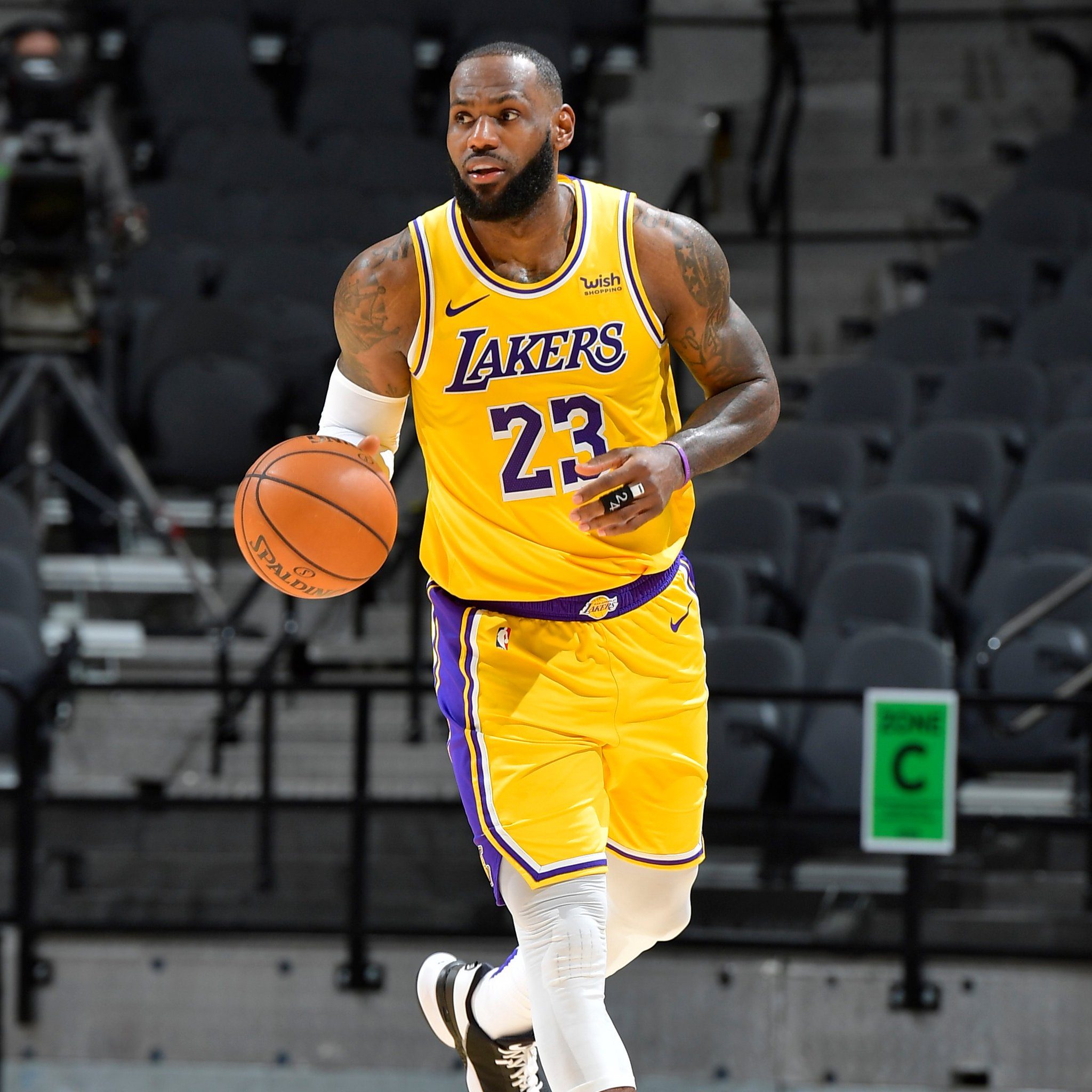 LeBron James, Lakers Lead NBA Merchandise Sales