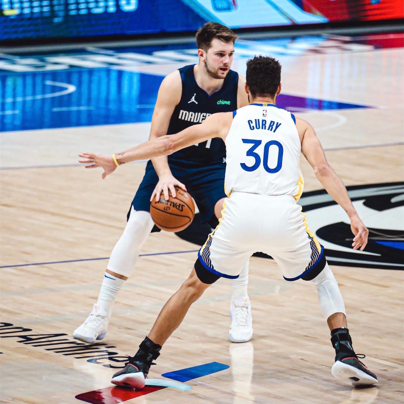 Mavs Overcome Stephen Currys 57 Points To Edge Warriors