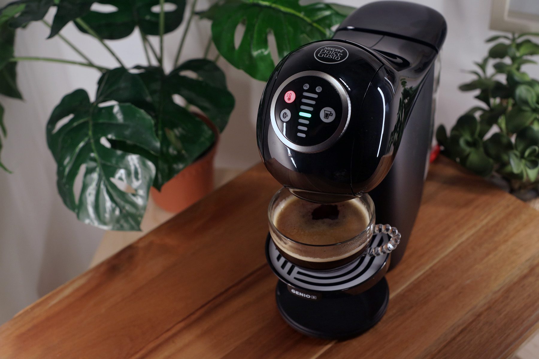 NESCAFE Dolce Gusto GENIO S PLUS Coffee Machine User Manual