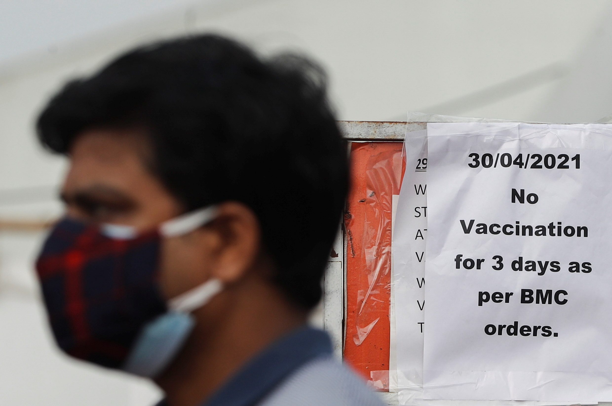 Negara-negara bagian di India tidak memiliki vaksin COVID-19, dan vaksinasi nasional tertunda