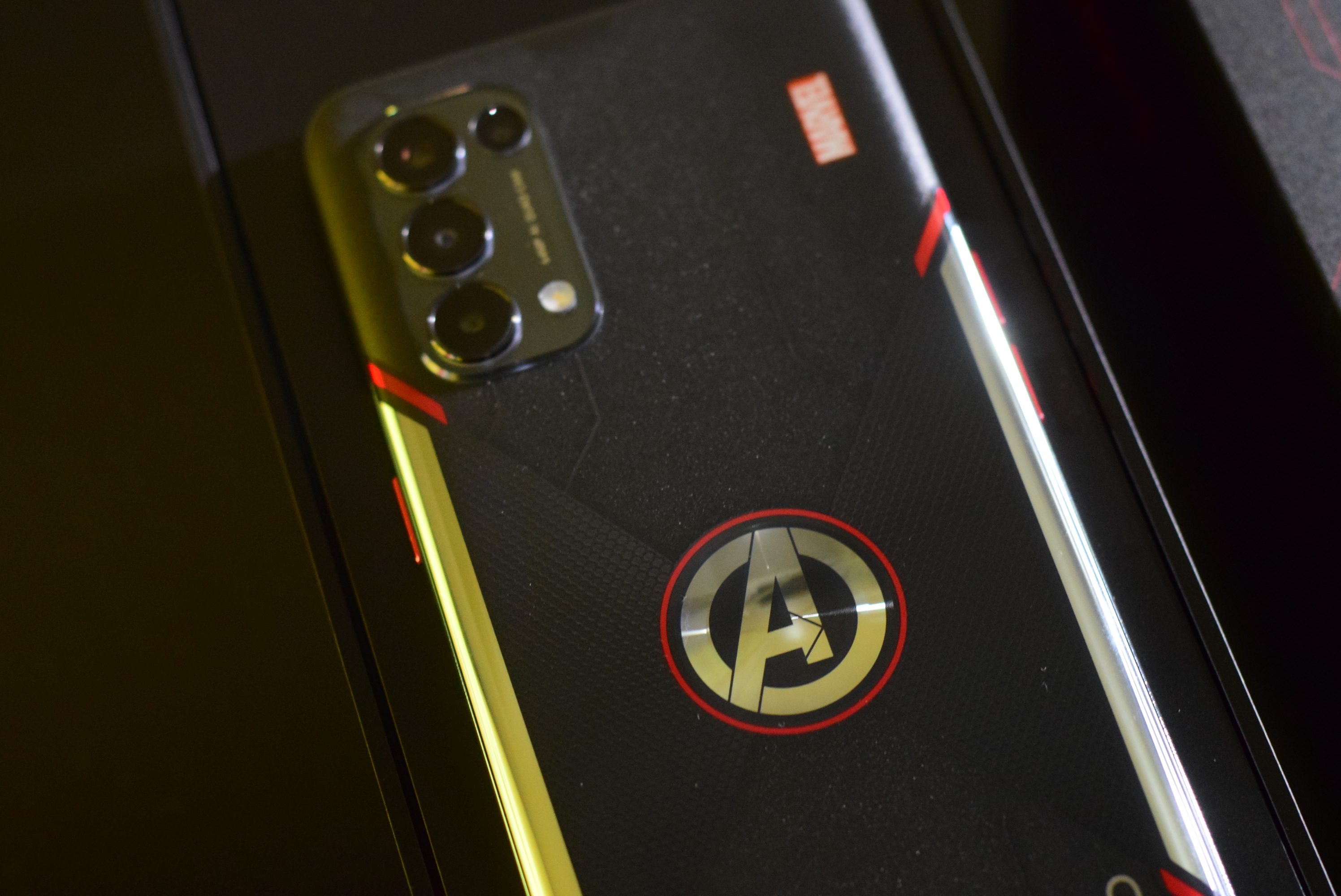 Sự kết hợp giữa OPPO và Marvel đã cho ra đời chiếc điện thoại đột phá về thiết kế và công nghệ – OPPO Reno5 Marvel Edition. Không chỉ là một chiếc điện thoại thông minh, OPPO Reno5 Marvel Edition còn là một siêu anh hùng của thế giới di động, đánh dấu bước tiến mới trên con đường phát triển công nghệ.