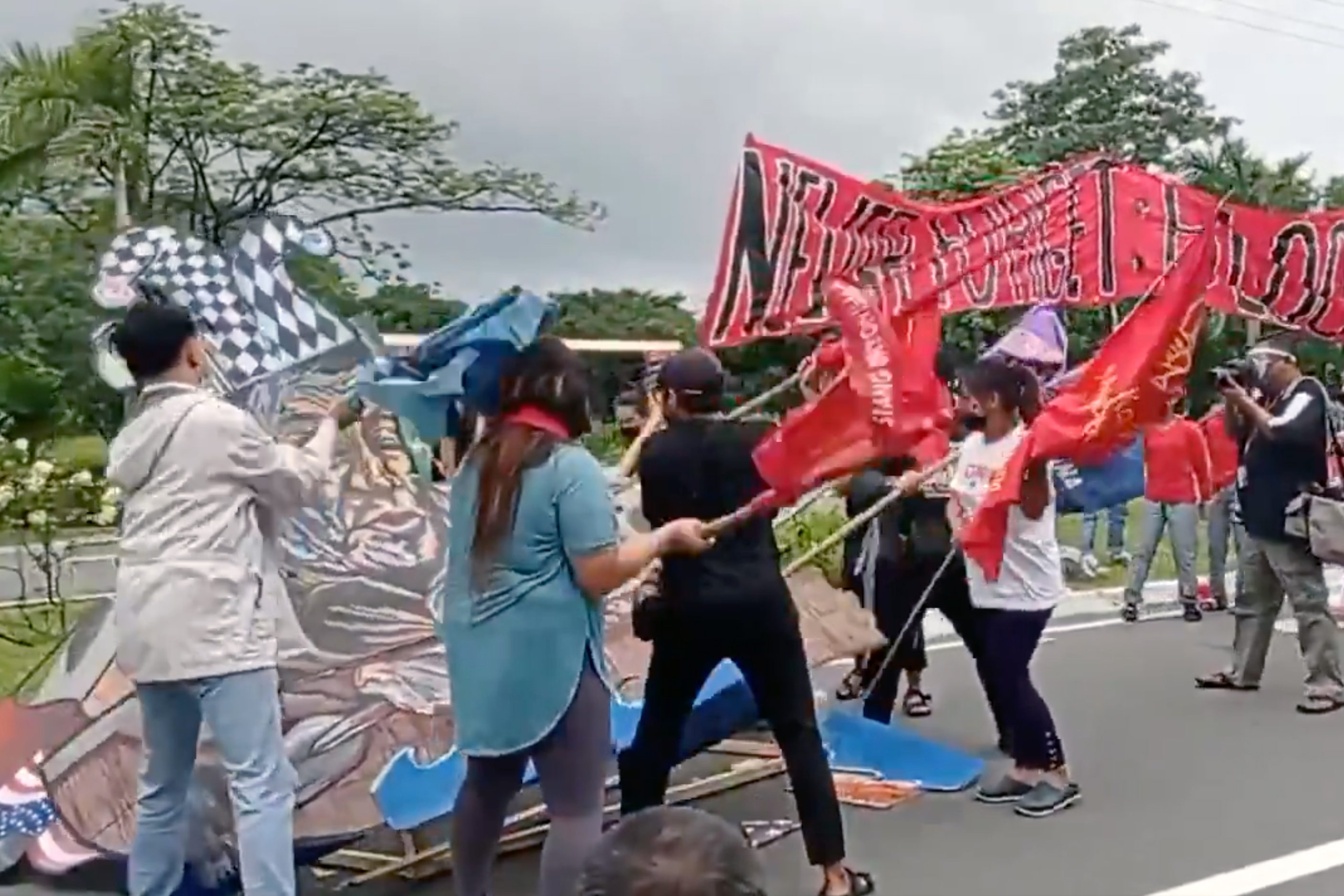 SONA protesters brave COVID-19 to slam Duterte