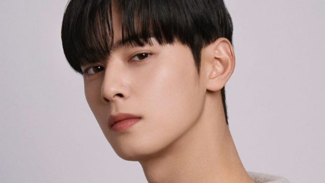 Cha Eun-woo tests positive for COVID-19