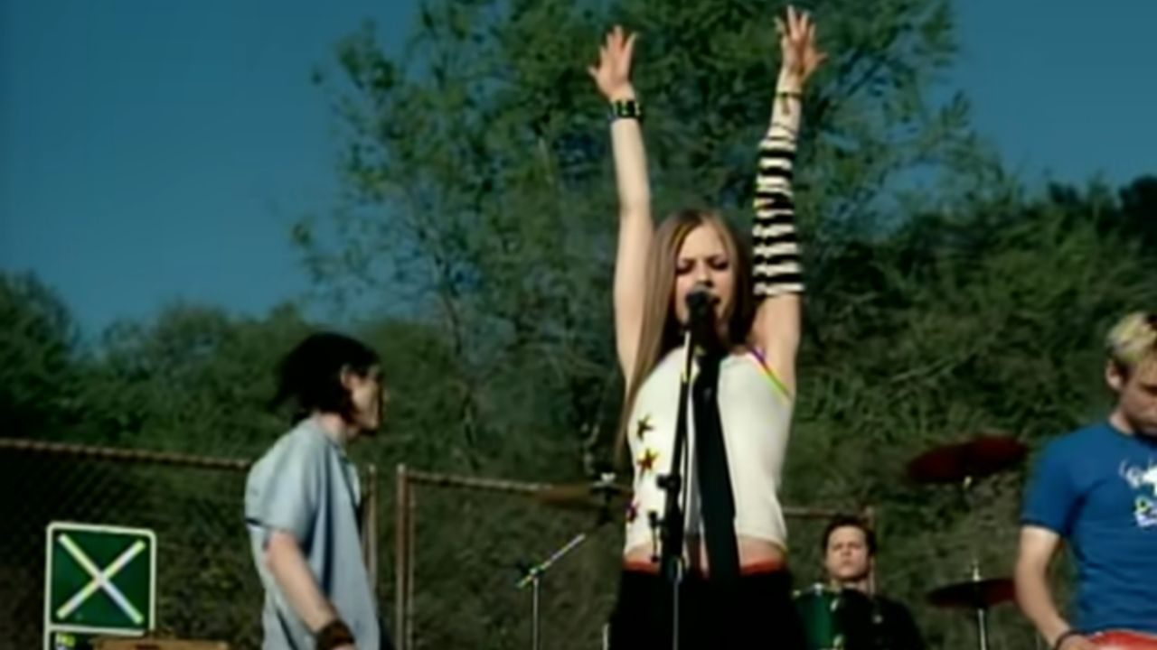 Complicated song avril lavigne mikedelta