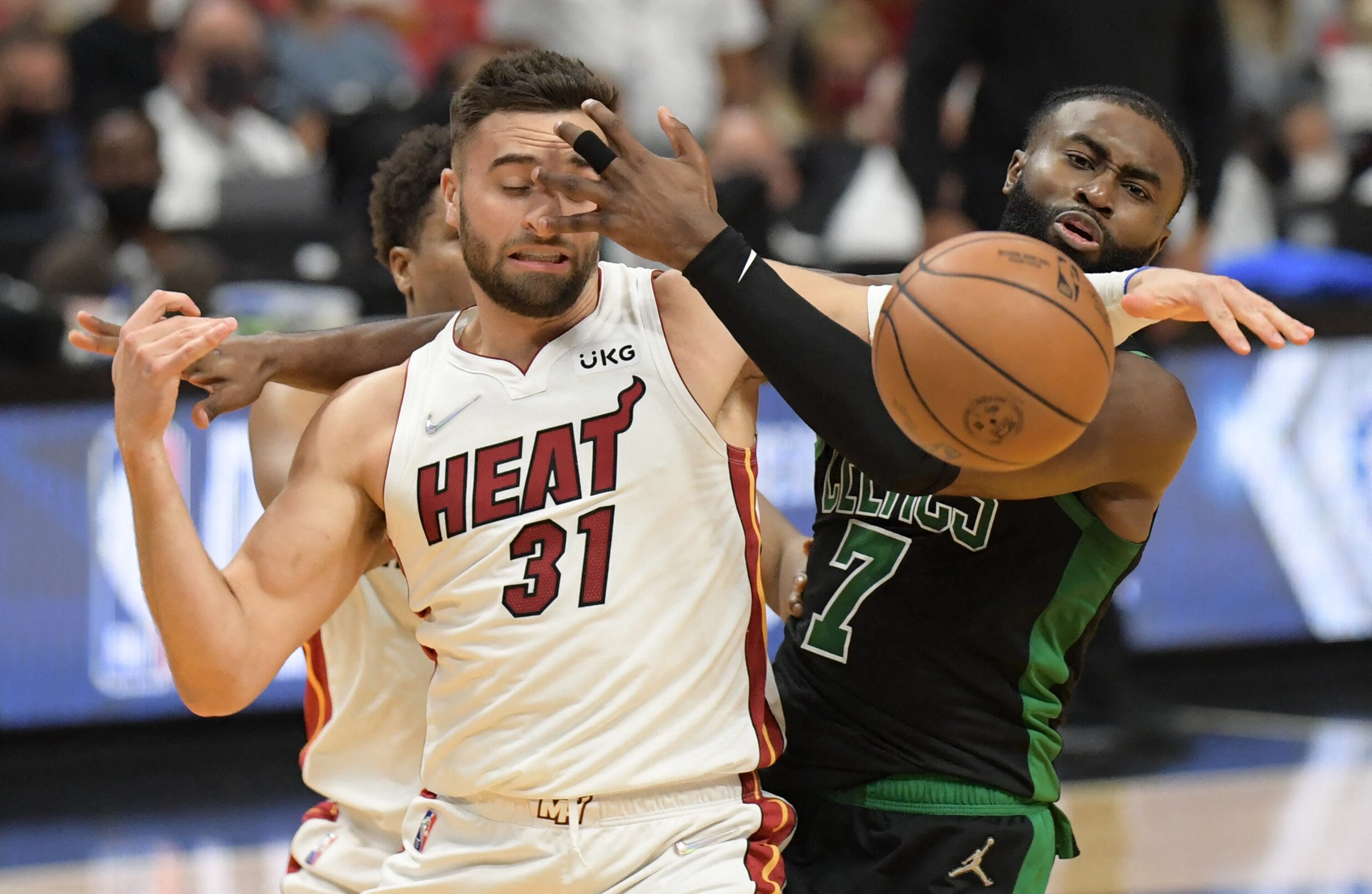 Celtics roll Heat in Game 5 of East finals to inch closer to