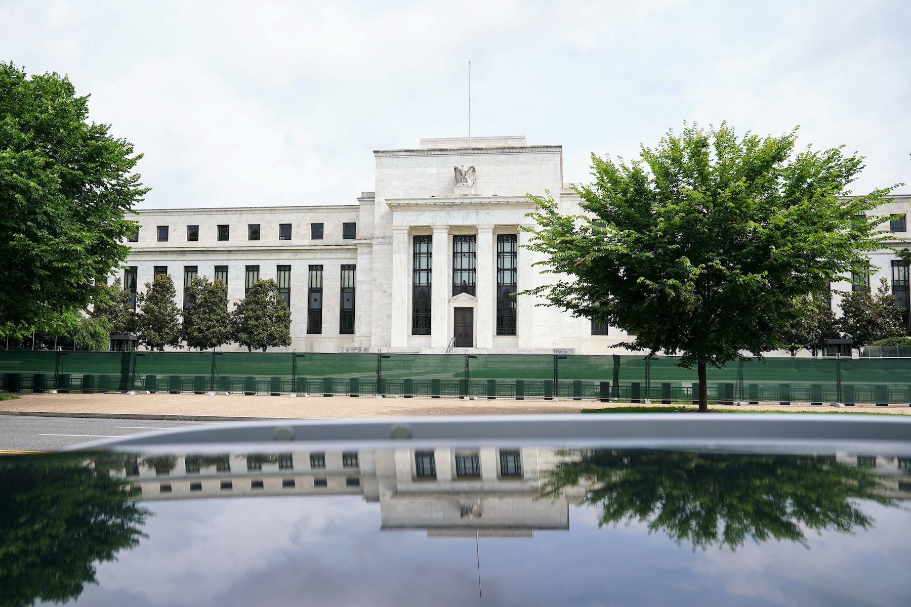 Kebangkitan Inflasi Lambat The Fed dan Gedung Putih