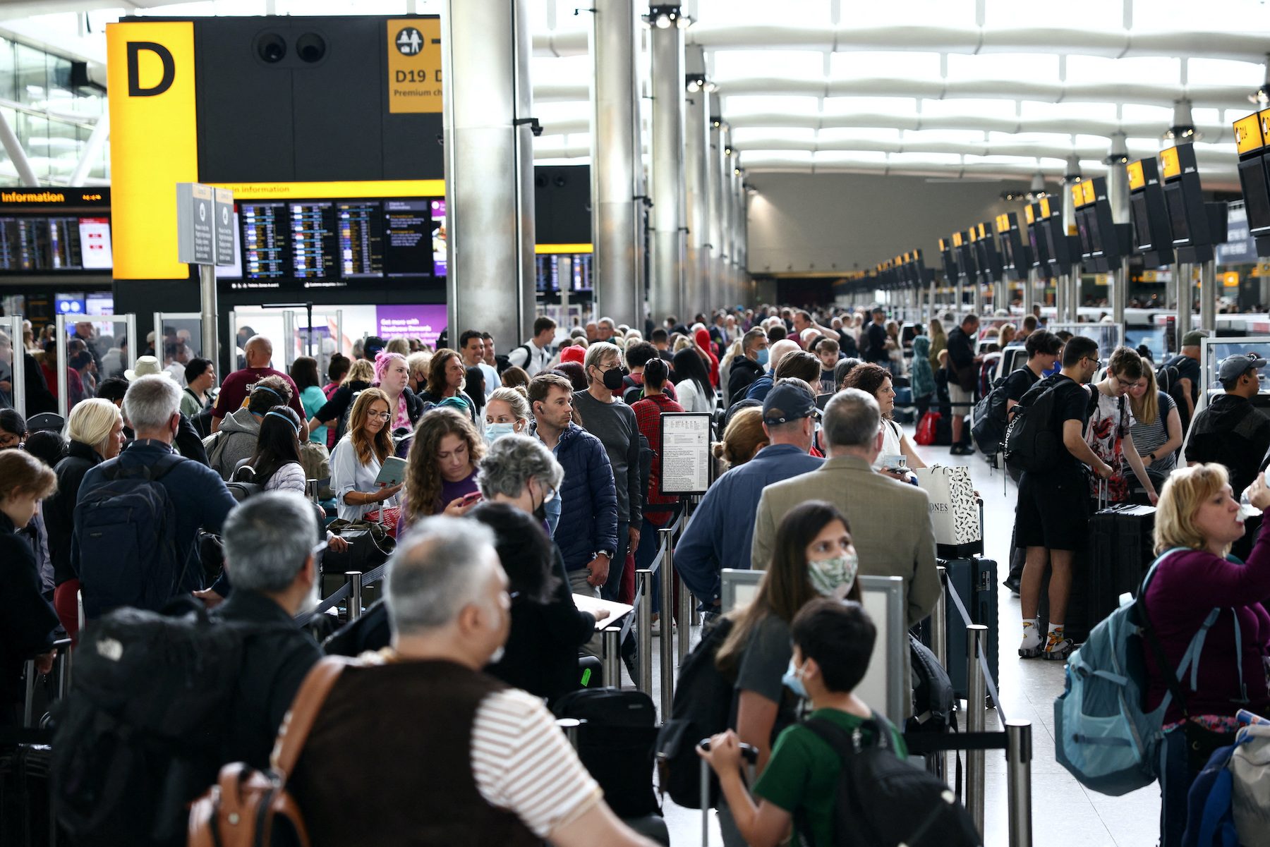 London's Heathrow airport caps departing passengers at 100,000 a day