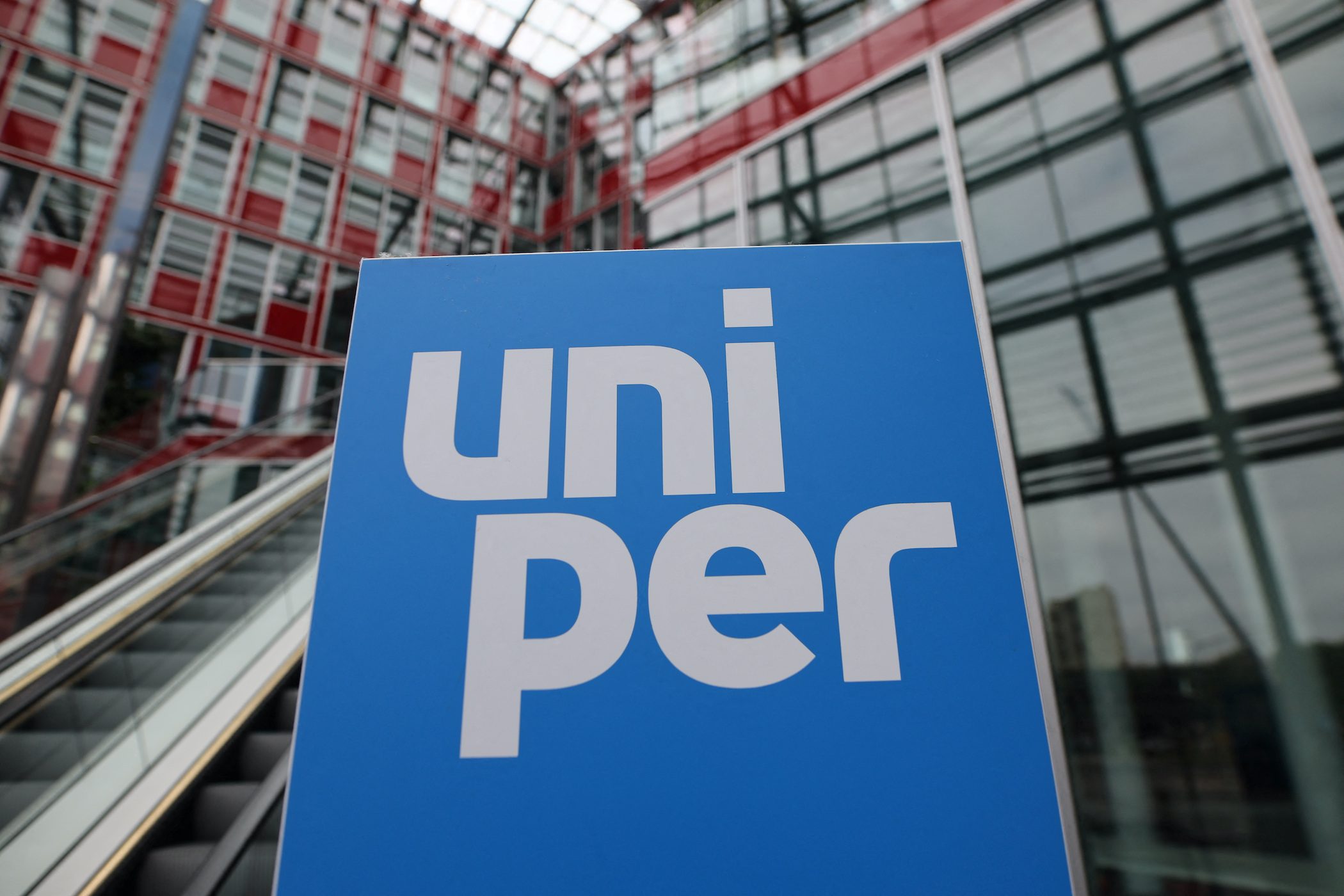 Germany’s Uniper seeks bailout as Moscow gas standoff chokes finances
