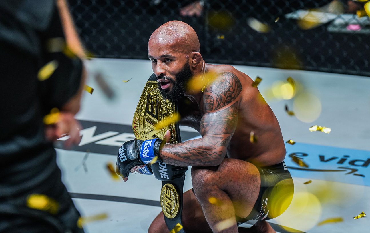 Demetrious Johnson Kos Adriano Moraes Claims One Flyweight Belt