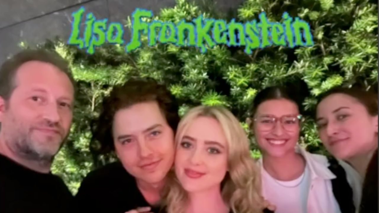 LOOK Liza Soberano shares selfie with ‘Lisa Frankenstein’ costars