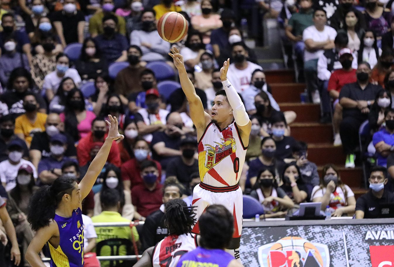 Chasing maiden PBA title, Enciso sets off timely explosion as San Miguel stays alive