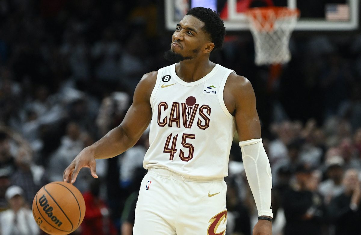 Donovan Mitchell drops franchise record 71 in Cavs win - Card