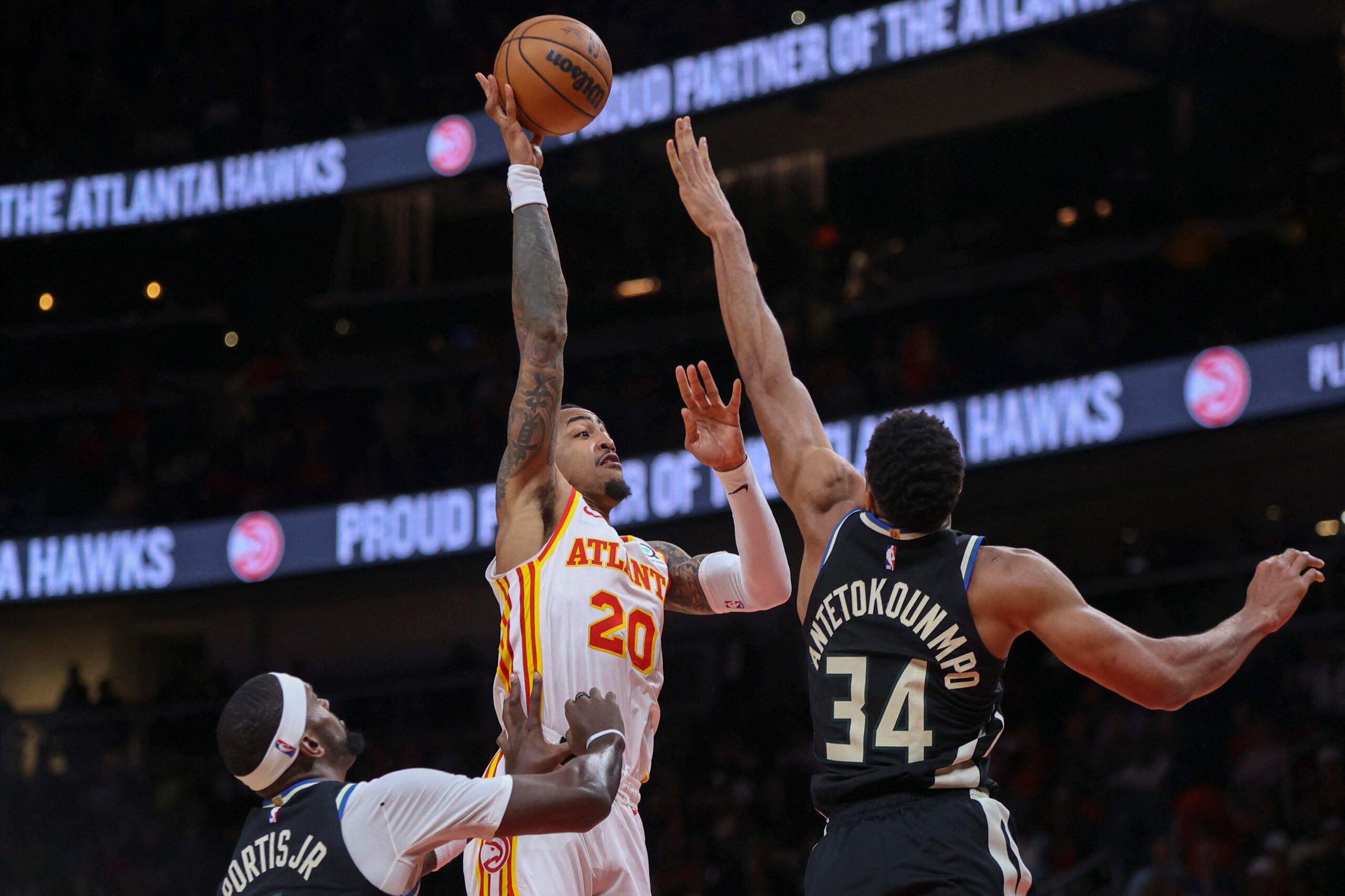 Trae Young catches fire late vs. Bucks on MLK Day, helps Hawks snap 10-game  home losing streak