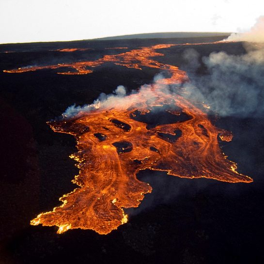 Hawaii’s Mauna Loa volcano begins eruption, alert level raised – USGS
