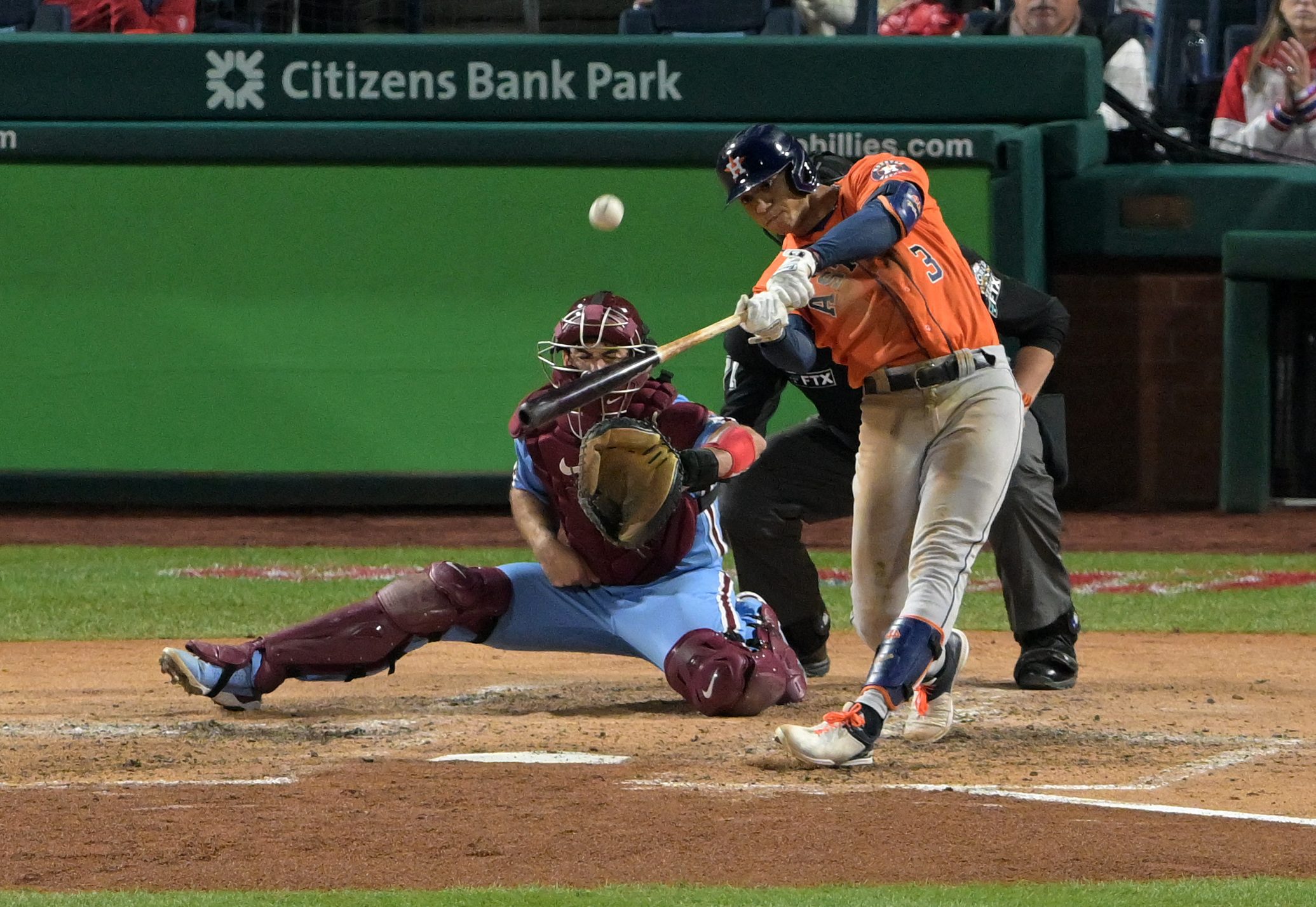 Astros lead Phillies 3-2 after World Series game 5 win