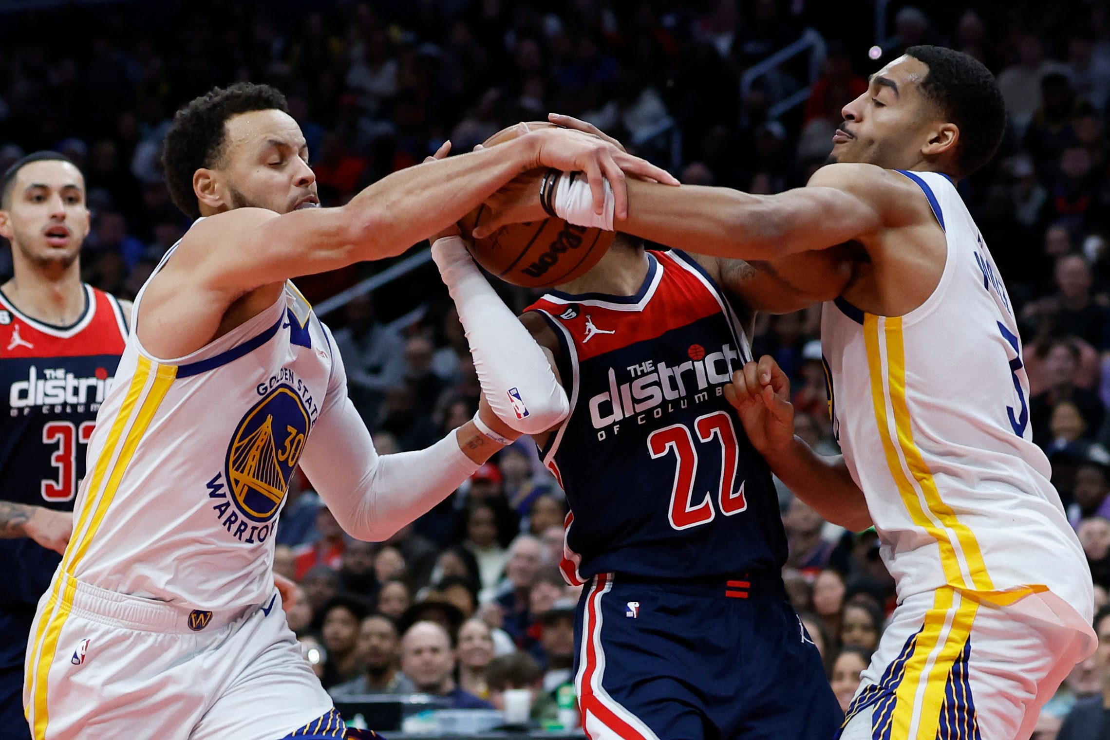 Curry, Poole combine for 73 in Warriors' win over Wizards
