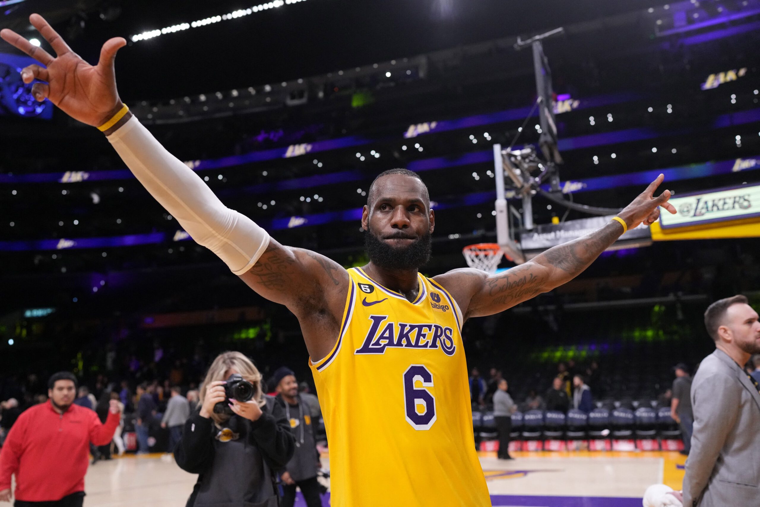 Lakers star LeBron James shares 'respect and love' for Manila