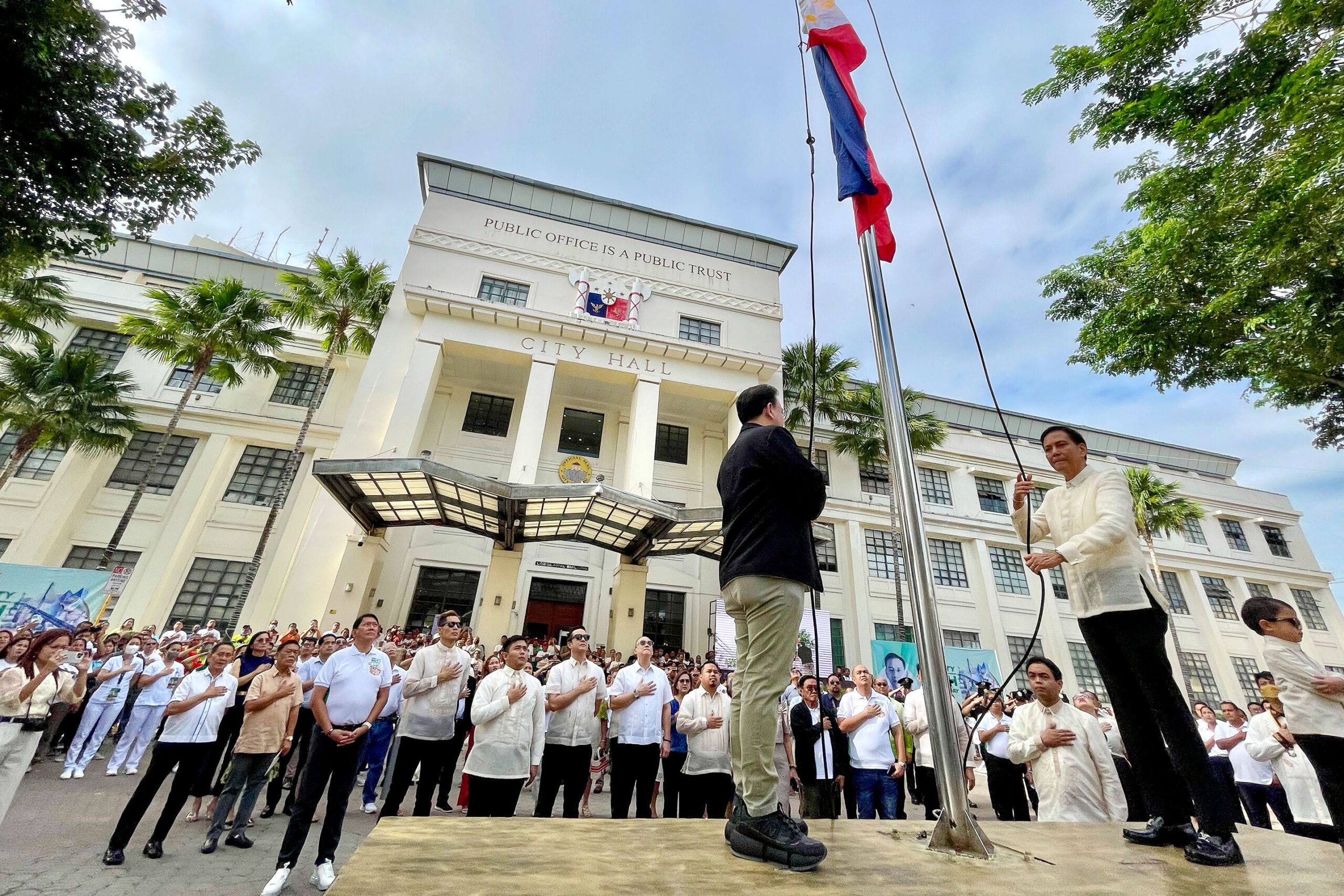 Rama lauds past local execs as Cebu City celebrates charter day