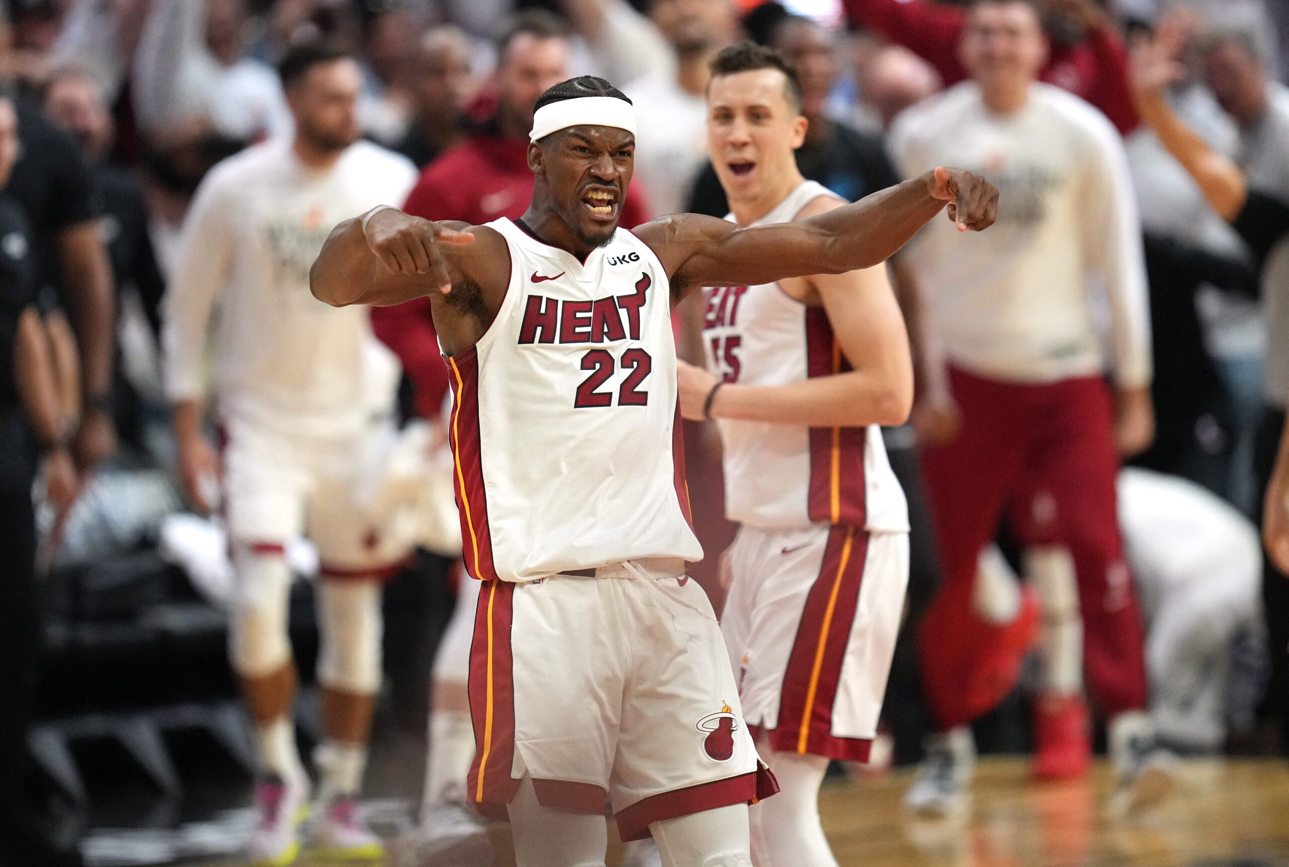Jimmy Butler explodes for 56; Heat push topseed Bucks to brink of