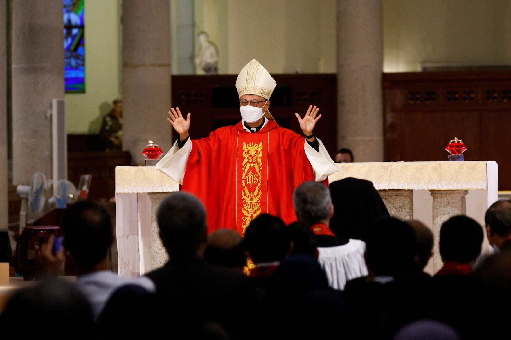 Obispo de Hong Kong visita Beijing en visita histórica en medio de tensiones chino-vaticanas