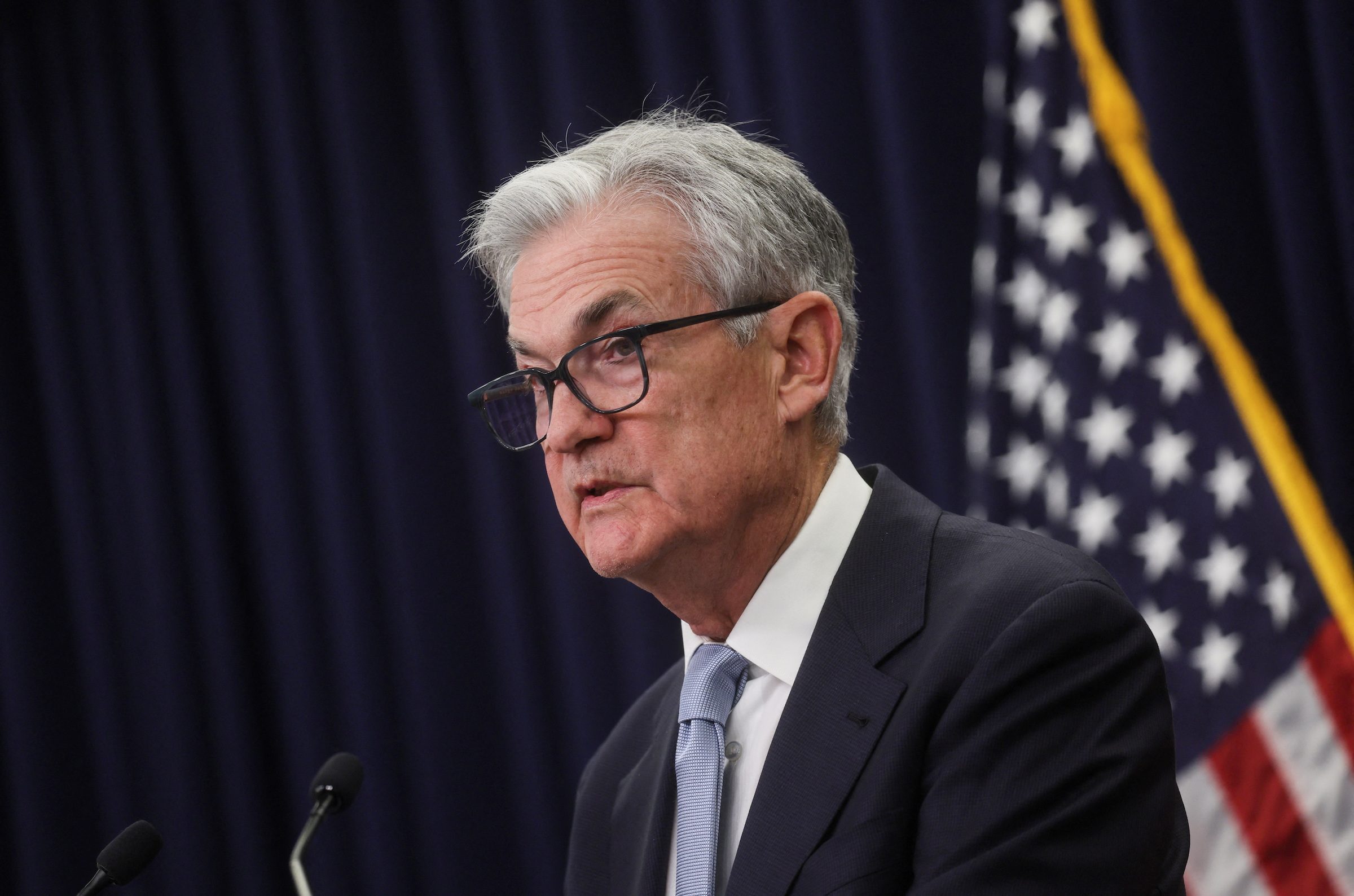 Several Fed officials considered rate pause in March, minutes show