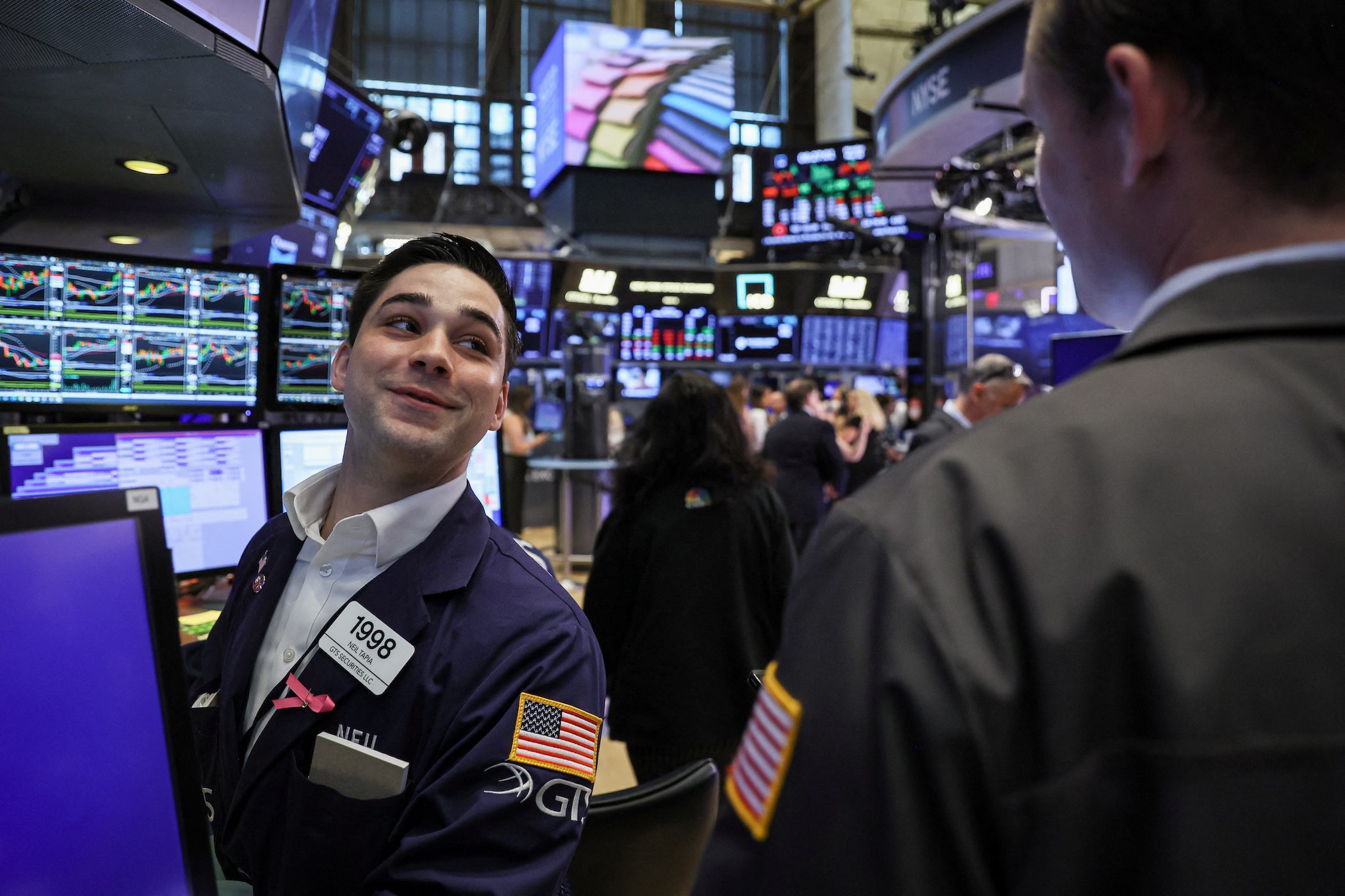 Wall Street rallies, European shares see biggest gain in 2 months
