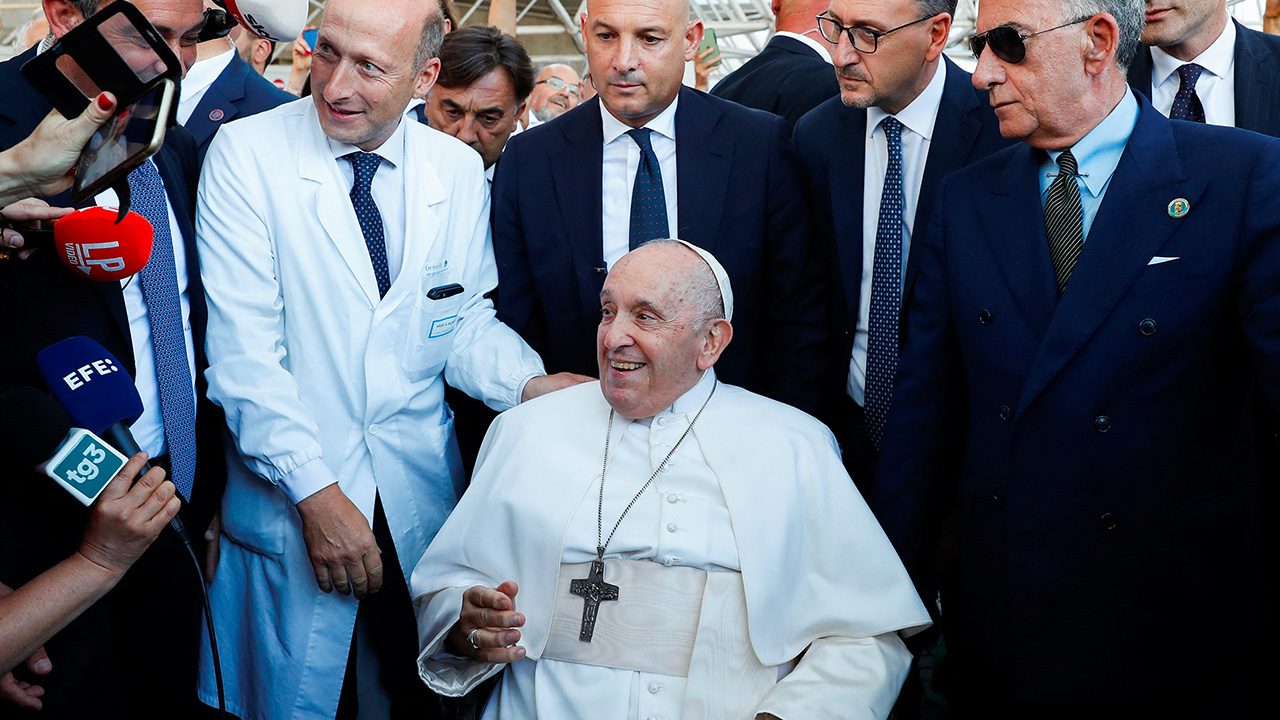 Pope Francis leaves hospital 9 days after surgery
