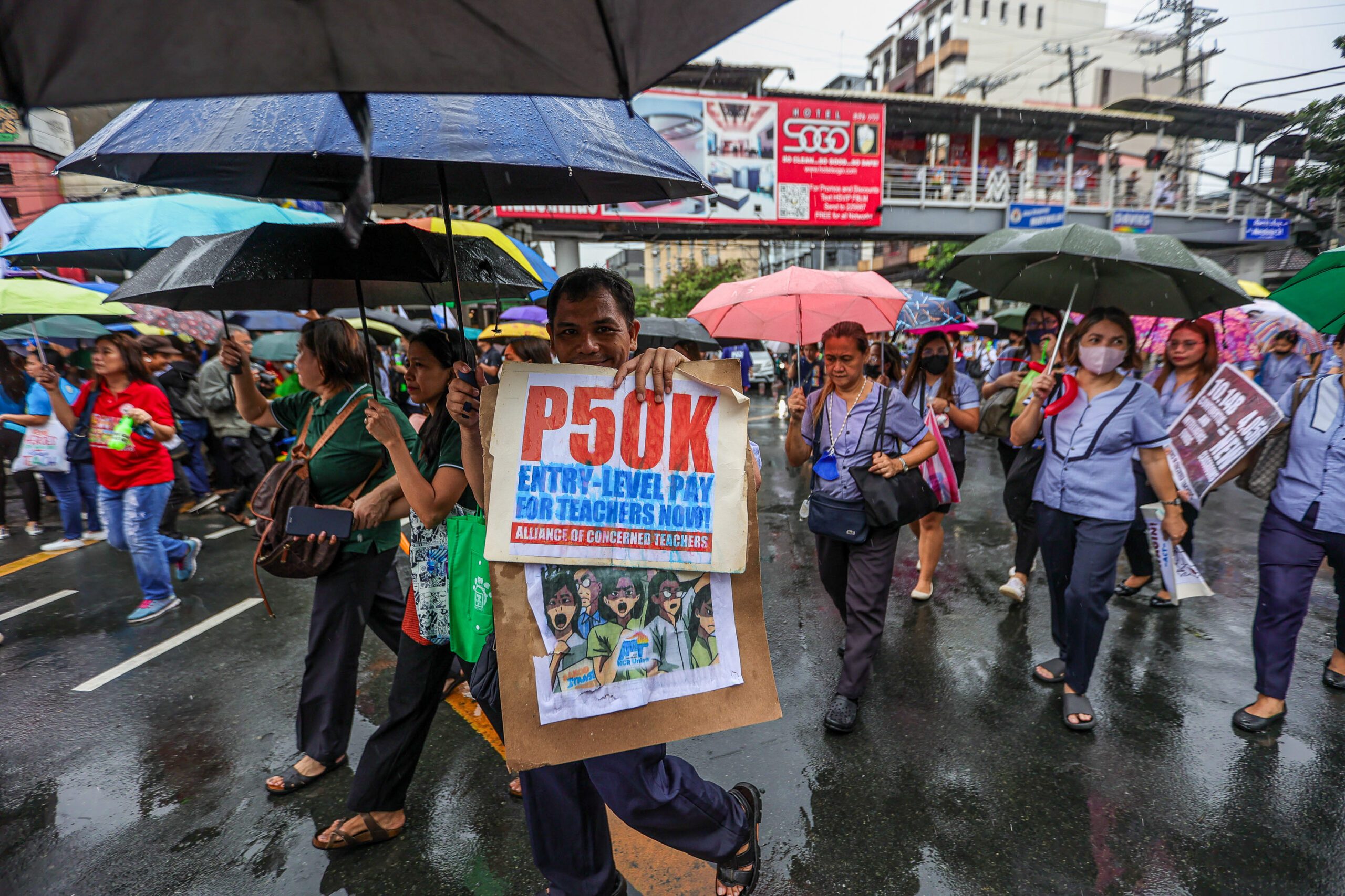 Under new law, teachers get supply allowance of up to P10,000 per year