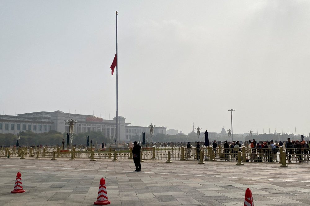 China cremates ‘people’s’ premier, lowers national flag amidst outpouring of grief