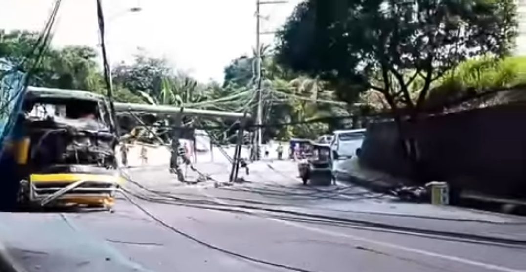 Vehicular collision downs power in parts of Antipolo City