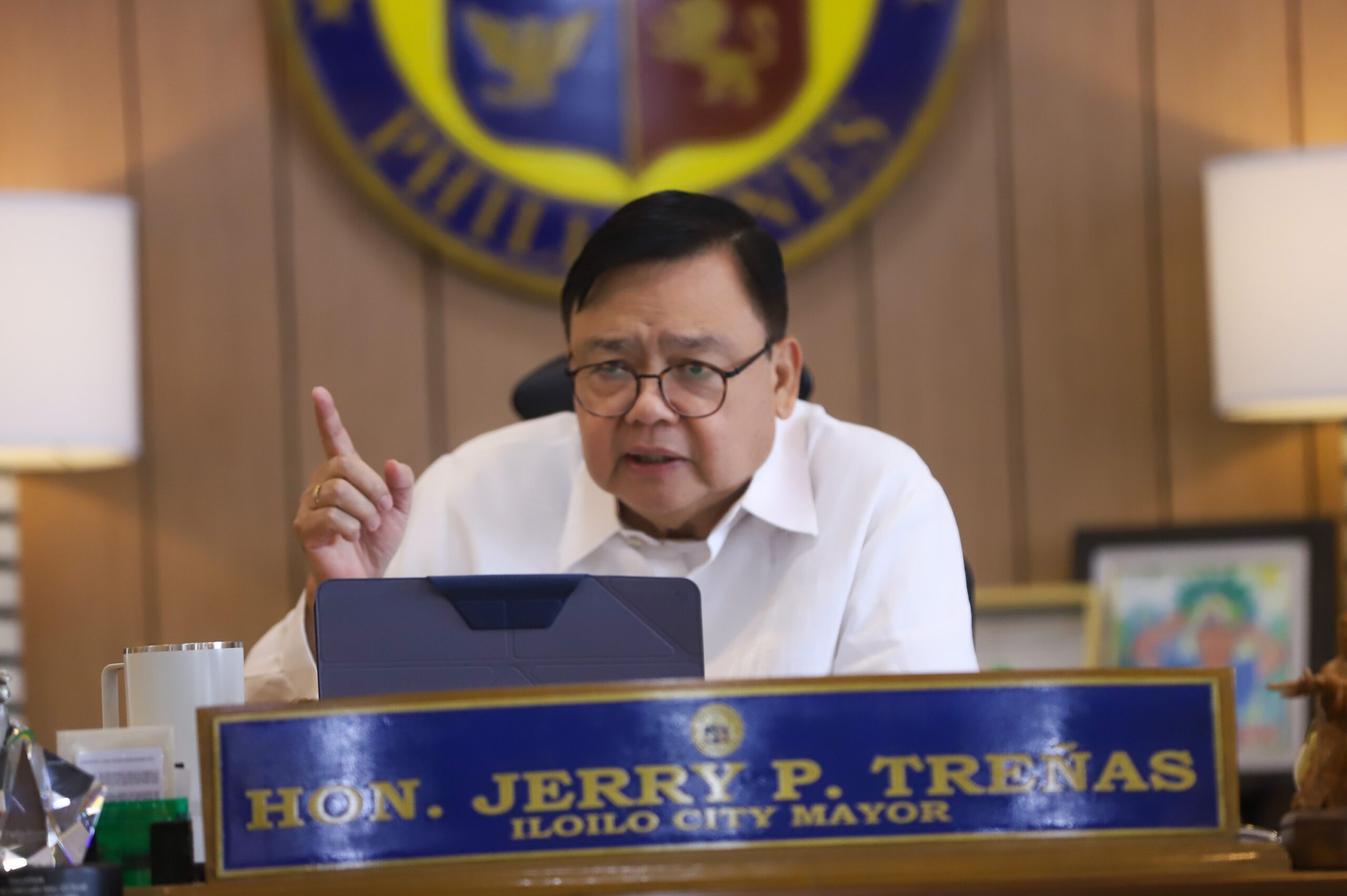 Iloilo mayor apologizes for outburst over old market façade demolition queries