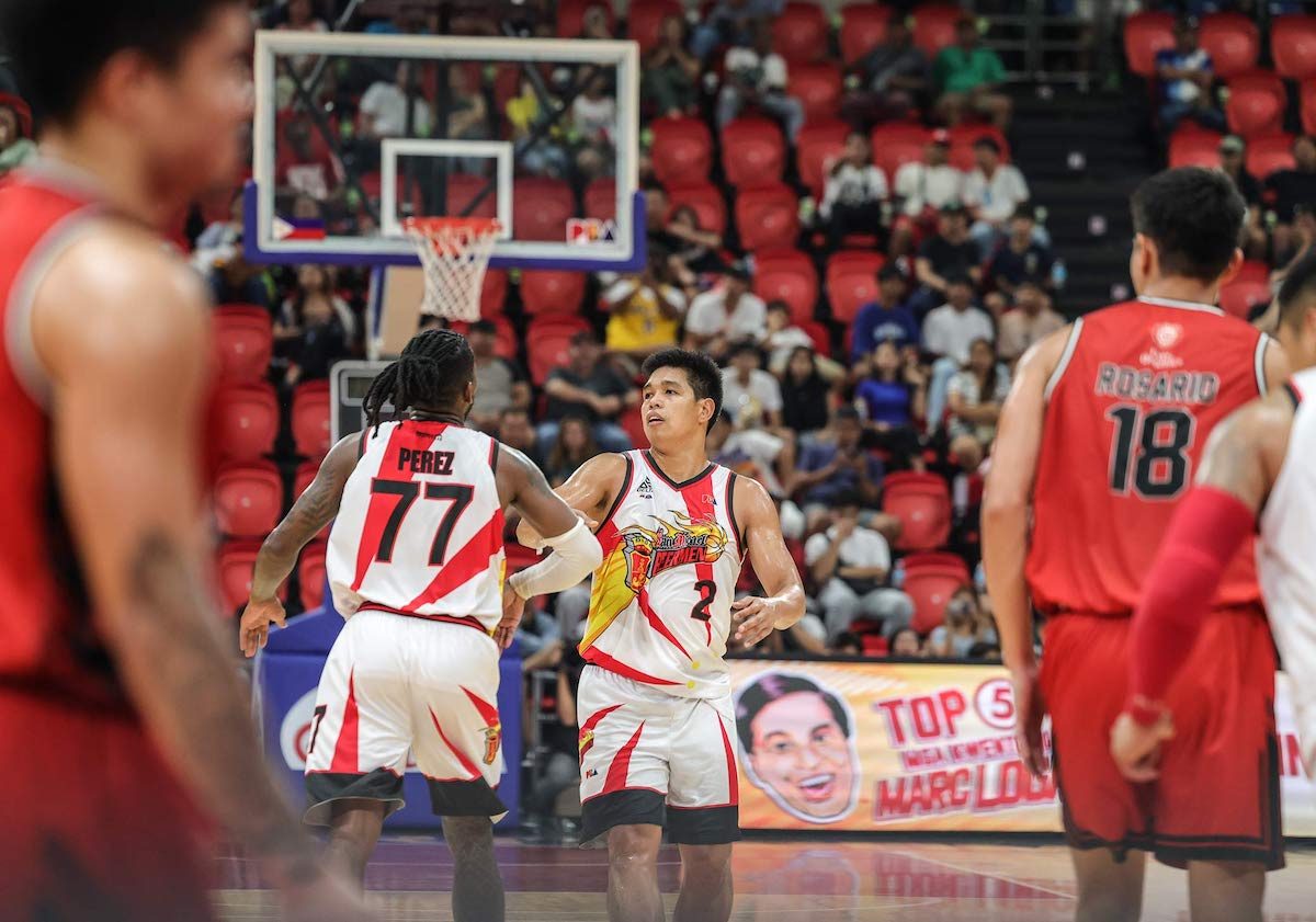 Unbeaten San Miguel gifts Arwind Santos not only jersey retirement but also win