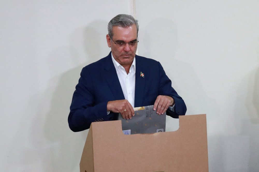 Dominican Republic incumbent Abinader takes strong lead in preliminary results