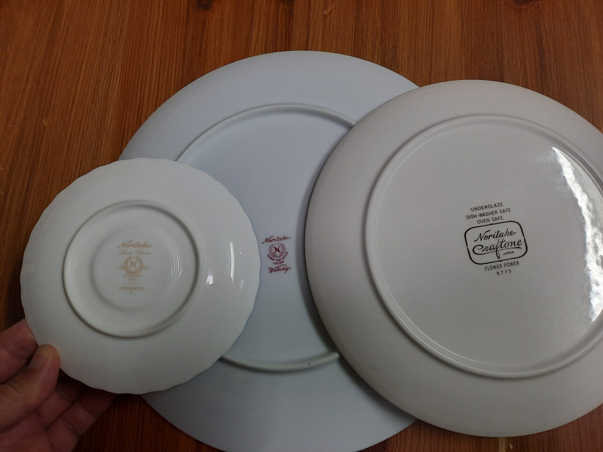 plates, table, porcelain, bone china