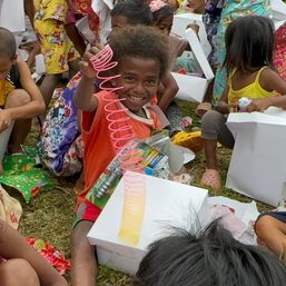 Woman’s gift-giving initiative brings joy to thousands of Negros kids