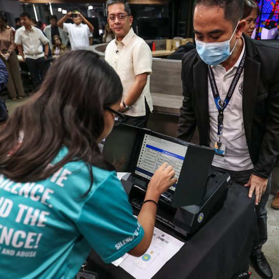 Filipinos will use Comelec’s new voting machines in 2025. Here are the key features.