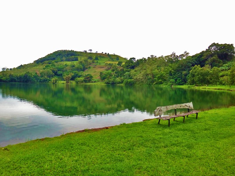 SERENE. At just 24 hectares, Lake Apo in Valencia is quite small, but offers a vast quiet expanse. 