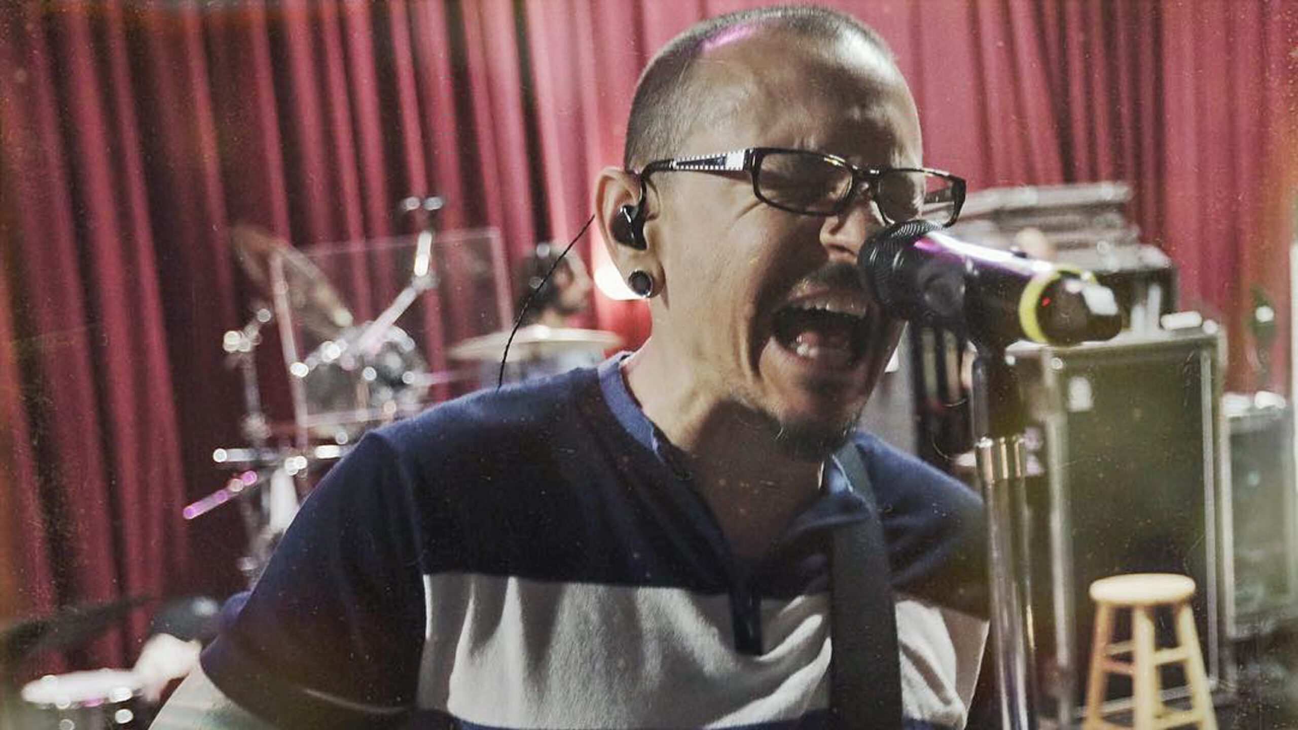 Linkin Park Singer Dead Suicide Chester Bennington