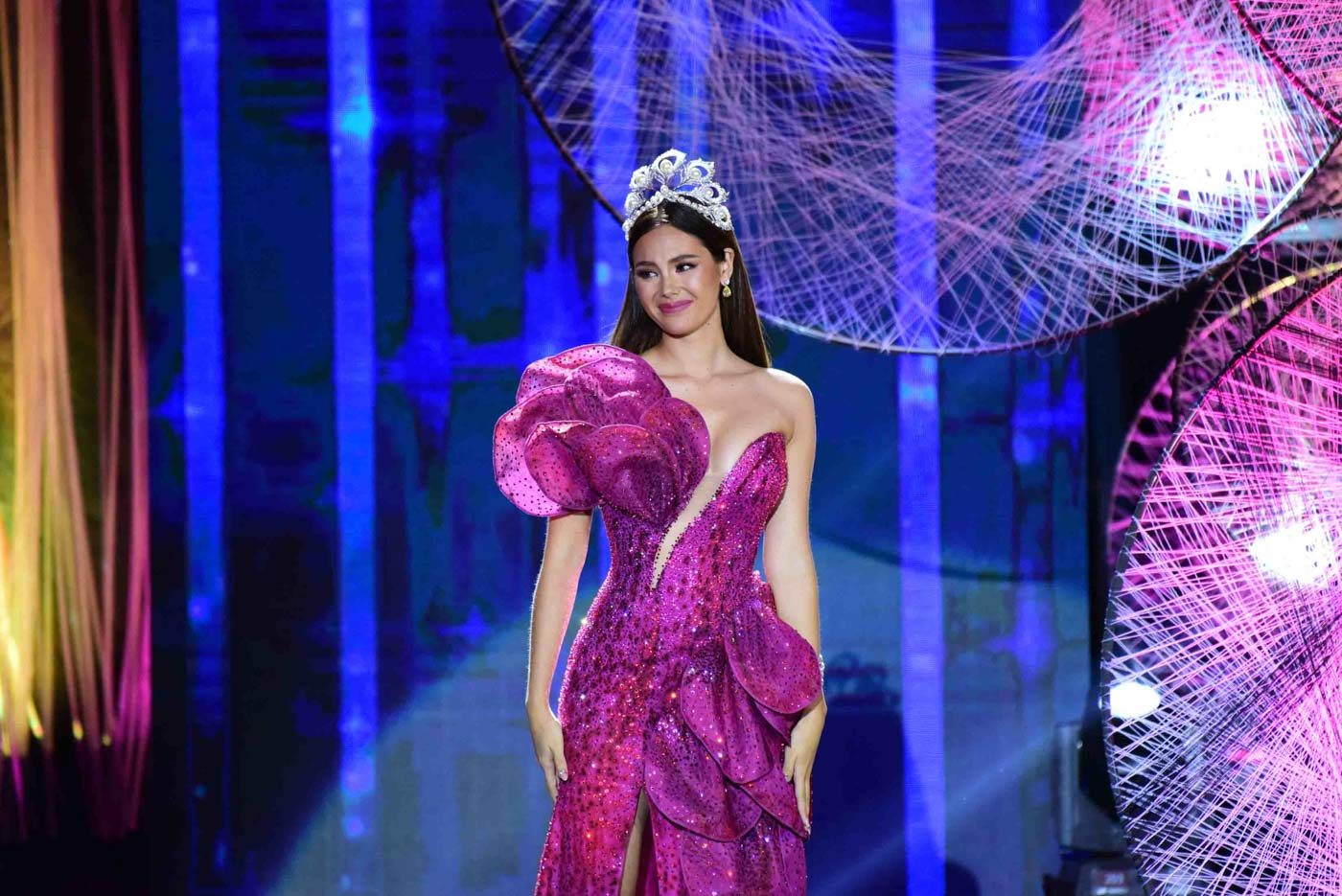 LOOK: Catriona Gray’s waling-waling inspired gown by Mak Tumang for Binibining Pilipinas 2019
