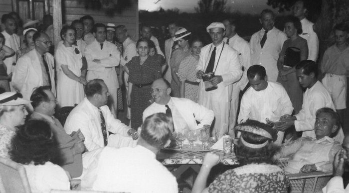 GATHERING. The Frieders brothers and former President Manuel Quezon at Mariquina Hall, April 23, 1940. Photo courtesy of American Public Television 