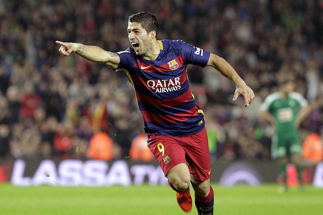 Tiga gol Suarez membawa Barcelona menang 3-1 atas Eibar