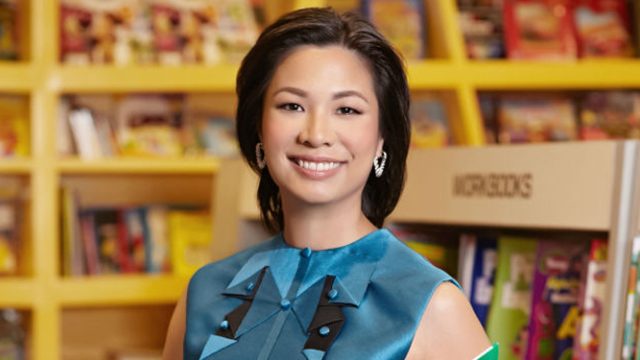 BUILDING A FUTURE. National Bookstore, co-run now by the younger generation of Ramoses like Xandra Ramos-Padilla, will continue to grow the country by looking after the future of young, Filipino readers. Rappler file photo 