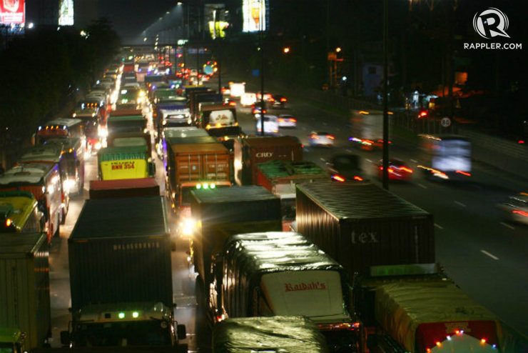 GRIDLOCK. Traffic along NLEX in Balintawak, Caloocan City on September 5, 2014. File photo by Kevin de la Cruz/Rappler
