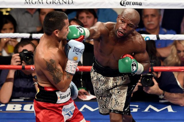 Floyd Mayweather Jr beat sparring partners |  Photo by Ethan Miller/Getty Images/AF
