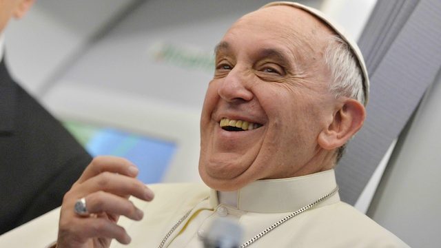 Pope memecat seluruh dewan pengawas keuangan