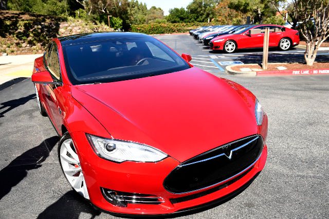 Tesla driver killed on ‘autopilot’ mode, US probe opened