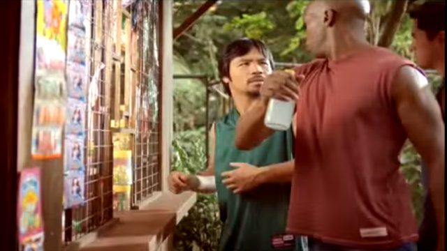 #Throwback: Pacquiao KOs ‘Mayweather’ over vinegar bottle