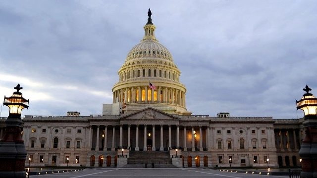 Trump calls for shutdown talks with Congress leaders