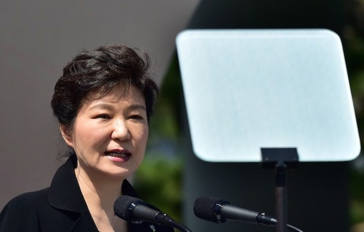 South Korea’s Park keeps PM who resigned over ferry disaster