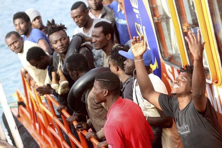 Spain, Italy struggle with surge in African migrants